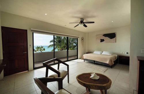 Centro - Supmza 001 Hotel | Cuxos Hotel Beachfront