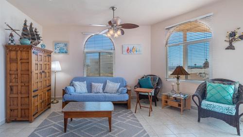 Centro House | Cypress House close distance to the beach at Las Conchas