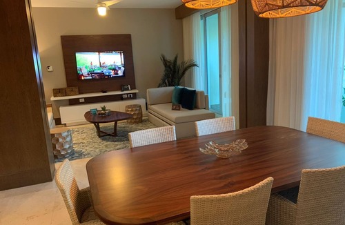 Villa Juarez Hotel | Deluxe Suite - THANKSGIVING WEEK 2021 available.