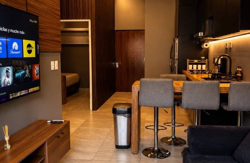 Monterrey Condo | Downtown - Luxury Urban Retreat - 6P Pool n views