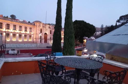 De La Presa House | El Hogar de Carmelita