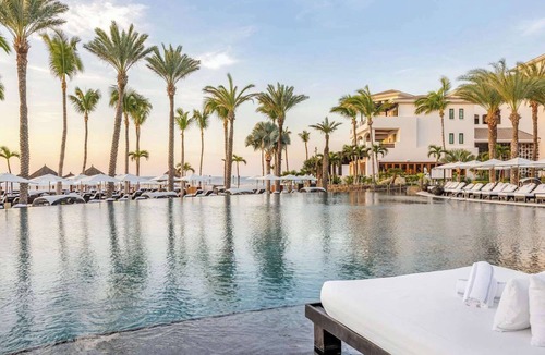 Zona Hotelera Hotel | Elegant Suite w/Balcony, Spa & Sauna; Walk to Dining at Pescador Plaza