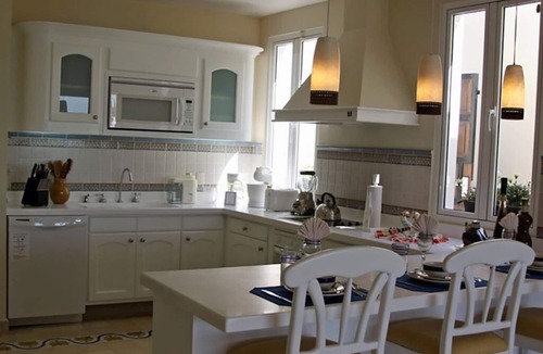 Cerritos Villa | Emerald Estates Holiday Villa–Christmas & New Year Escape with Private Pool&Spa!