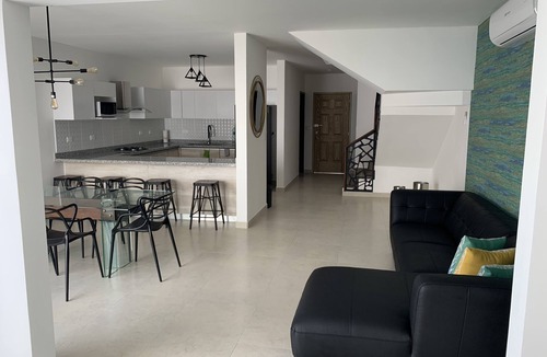 Cerritos House | enjoy with family