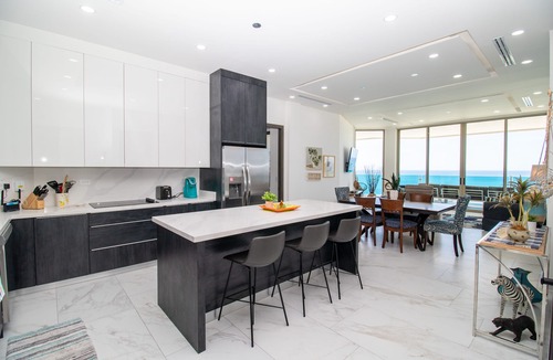 Sandy Beach Condo | Esmeralda Beach Resort 3 Bedrooms Condo C 1303