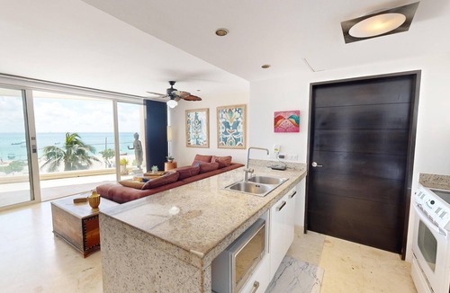 Luis Donaldo Colosio Apartment | Familly beachfront retreat with pool & beachclub