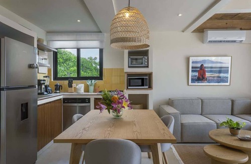 Puerto Aventuras Apartment | Family-Friendly Apartment with Pool & Fast WiFi