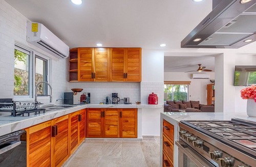 Akumal Condo | Family getaway in this charming townhouse just steps away from Yal Ku Laggon!