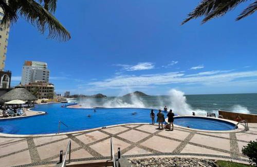 Marina Mazatlan Apartment | Gavias Grand 319 depa frente el mar!