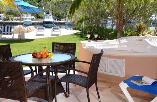 Puerto Aventuras Apartment | Gran Marina Puerto Aventuras: Apartment with Pool