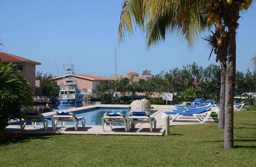 Puerto Aventuras Apartment | Gran Marina Puerto Aventuras: Apartment with Pool