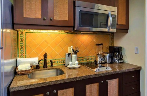 Cabo San Lucas Apartment | Grand 2BR Family Suite + 24/7 Concierge Club @Cabo