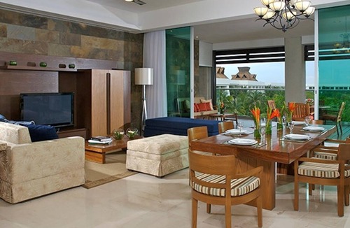 Villa Juarez Resort | Grand Luxxe 2-BD 2.5-BA, Master Villa/sleeps 10/free golf and massages