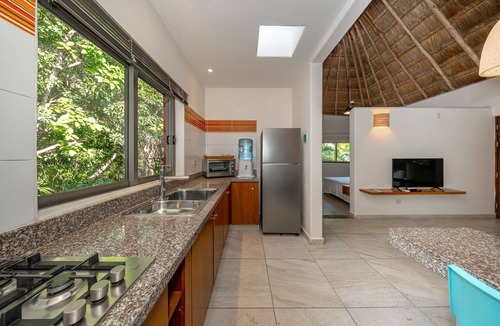 Gonzalo Guerrero Ski Chalet | GS123. Garden Suite King