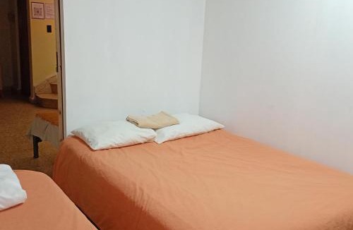 Del Carmen House | Habitación para 3 personas - Room for 3 - Hostal Kahlo Coyoacán CDMX México