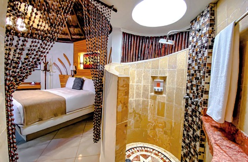 Villa Juarez Hotel | HOTEL COCOS CABAÑAS - BUNGALOW QUEEN MORADO