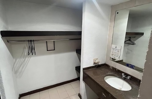 Morelia Hotel | Hotel Villa Capri, 1 cama triple 4 Huéspedes