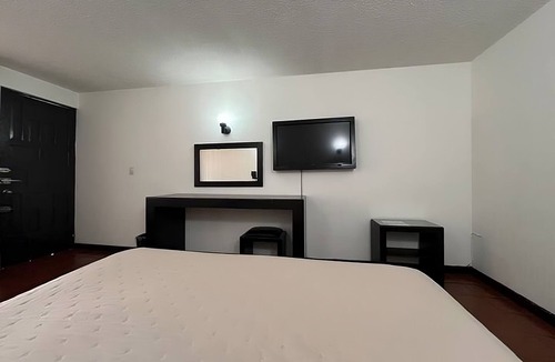 Morelia Hotel | Hotel Villa Capri, 1 triple bed 4 Guests