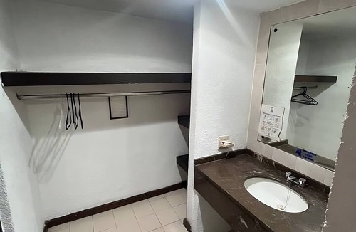 Morelia Hotel | Hotel Villa Capri, 2 double beds 4 Guests