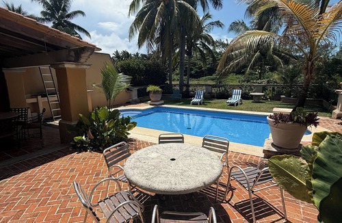 Punta Cancun House | Impressive colonial house in hotel zone with private swimming pool