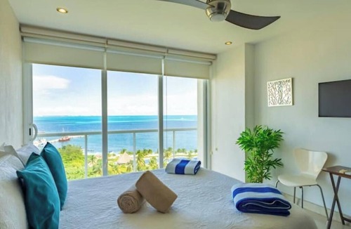 Puerto Juarez Apartment | In ☆ sea front/Luxurious facilities/Unbelievable location ☆.