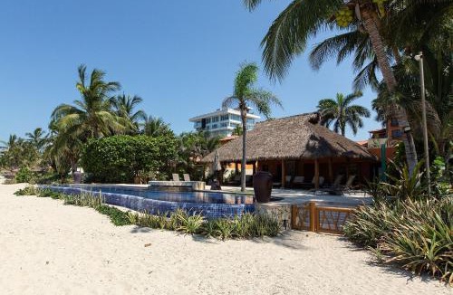 Bucerias Villa | Jaguar. Beach Facing House (10 steps) - Bucerías