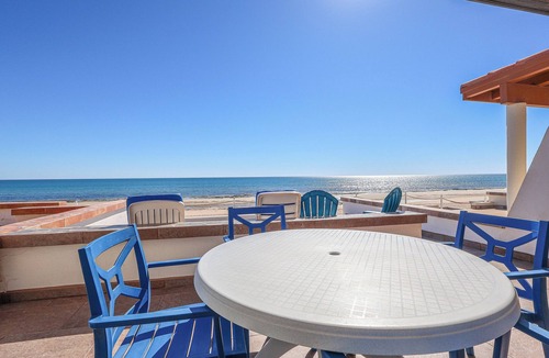 Las Conchas House | Kasa Kris – Beachfront, Sleeps 6, Las Conchas