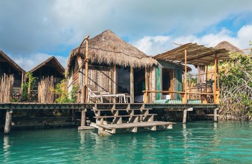 Huay-Pix Hotel | La Embajada Universal The Eighth Color of Bacalar