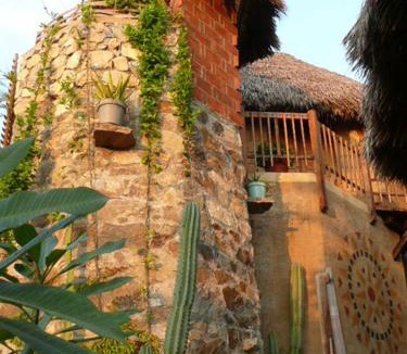 San Pedro Pochutla Hotel | LA LOMA LINDA, Bungalows y Yoga