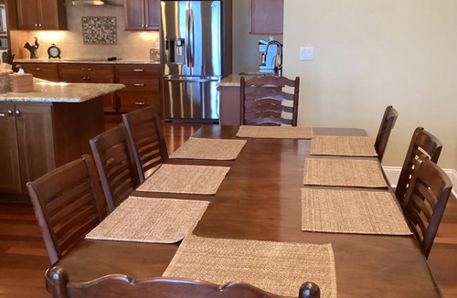 Geneva-on-the-Lake Condo | LAKEVIEW PENTHOUSE 406 3br/2.5bath. Rent 4 get 5th free ask!- 2 king bed suites