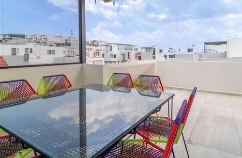 El Marques House | Lucy AAC Family Retreat | SISU Homes