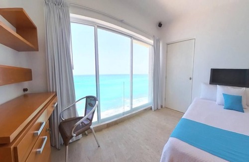 Downtown Cancun Hotel | LUNA SUITE WITH BALCONY AND OCEAN VIEW IN HOTEL ZONE