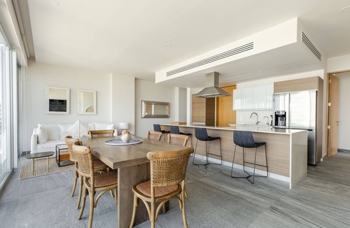 Zona Hotelera Apartment | Luxury 3 Br Condo Near the beach
