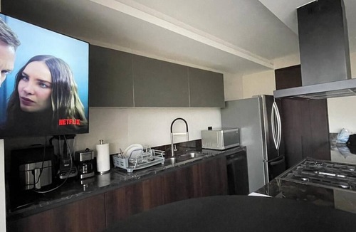 Zona Minerva Apartment | Luxury 3BR Condo in Colonia Americana Pool, Gym & Workspace