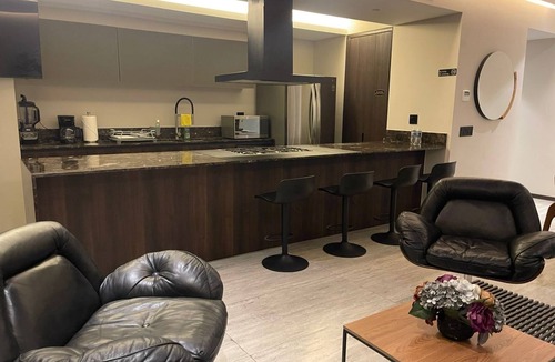 Zona Minerva Apartment | Luxury 3BR Condo in Colonia Americana Pool, Gym & Workspace