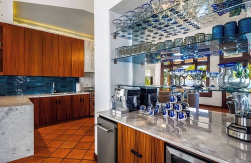 Conchas Chinas House | Luxury 5-7BR Villa, Full Staff, Saltwater Pool!