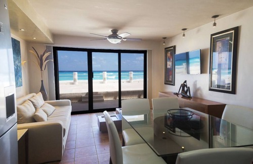 La Isla Apartment | Luxury Villa at the feet of the sea In Cancun