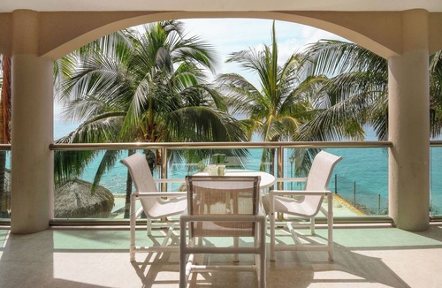 Colonia Andres Condo | Majestic Beachfront Ocean View! El Cantil 2CN