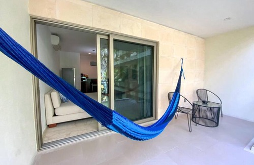 Downtown Apartment | Modern 5th Avenue Apartment w/ Infinity Pool