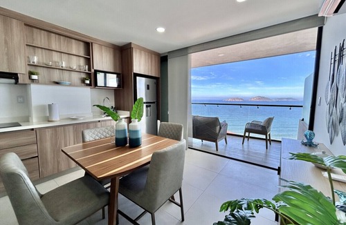 Balcones de Loma Linda Apartment | Modern apartment with sea views