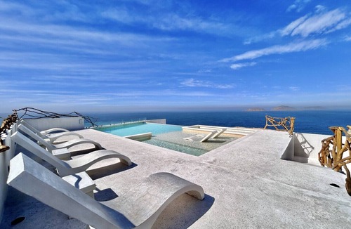 Balcones de Loma Linda Apartment | Modern apartment with sea views