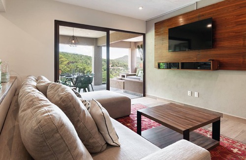 Valle de Bravo Apartment | Moderna Villa con Hermosa Vista al Lago