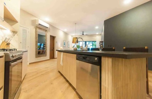 Centro Condo | Newly Renovated! | Next to Pool w/Large Terrace | Beach Service & Steps to 5th Ave | Maid