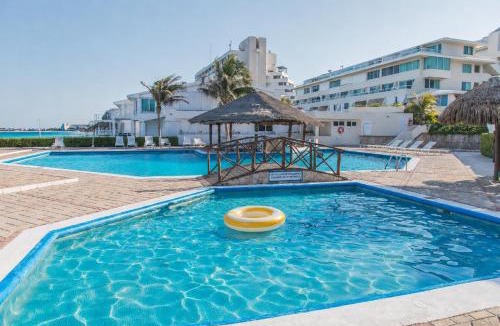 Zona Hotelera Apartment | Ocean Turtle Nest, boutique beach apartment