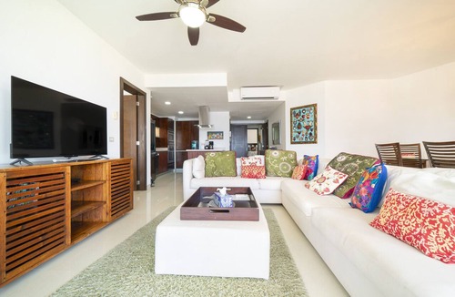 Puerto Juarez Condo | Ocean view Condo - 3 BR, Tub, Pool & Gym - Mareazul
