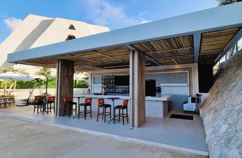 Zona Hotelera Resort | Oceanfront Dual-Suite Retreat - Luxury All-Inclusive Wyndham Grand Cancun