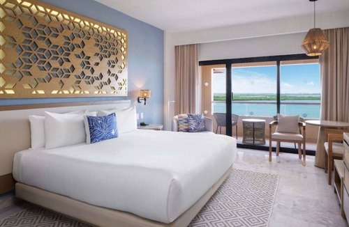 Zona Hotelera Hotel | Oceanfront Dual-Suite Retreat - Wyndham Grand Cancun Resort