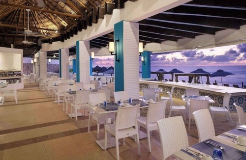 Zona Hotelera Hotel | Oceanfront Dual-Suite Retreat - Wyndham Grand Cancun Resort