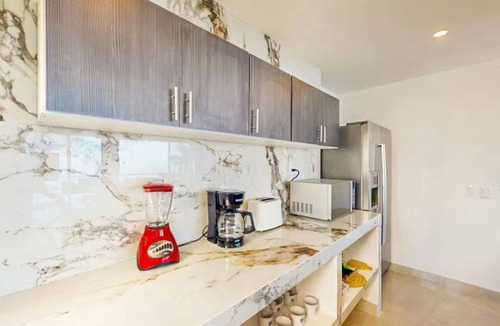 Amapas Apartment | Oceanview Luxury Penthouse | Pool + Walk to Beach