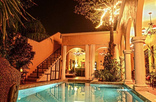 Centro Bed & Breakfast | Ochenta Y Dos an urban bed & breakfast